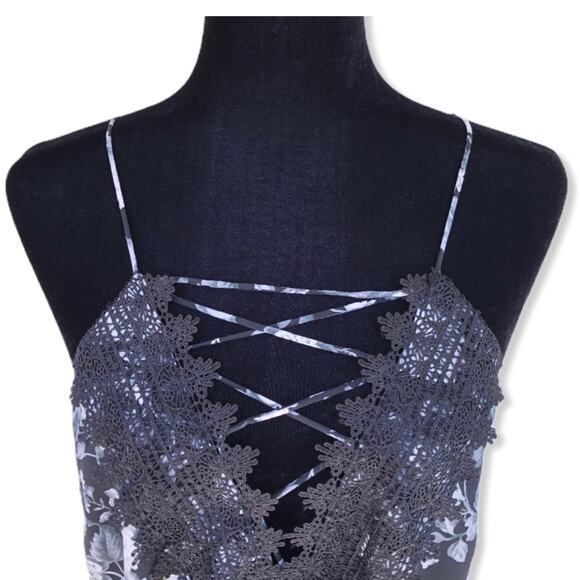 NEW Wayf Posie Strappy Camisole Black Ivory Floral Lace Strappy Cutout Tank Top - Picture 6 of 10